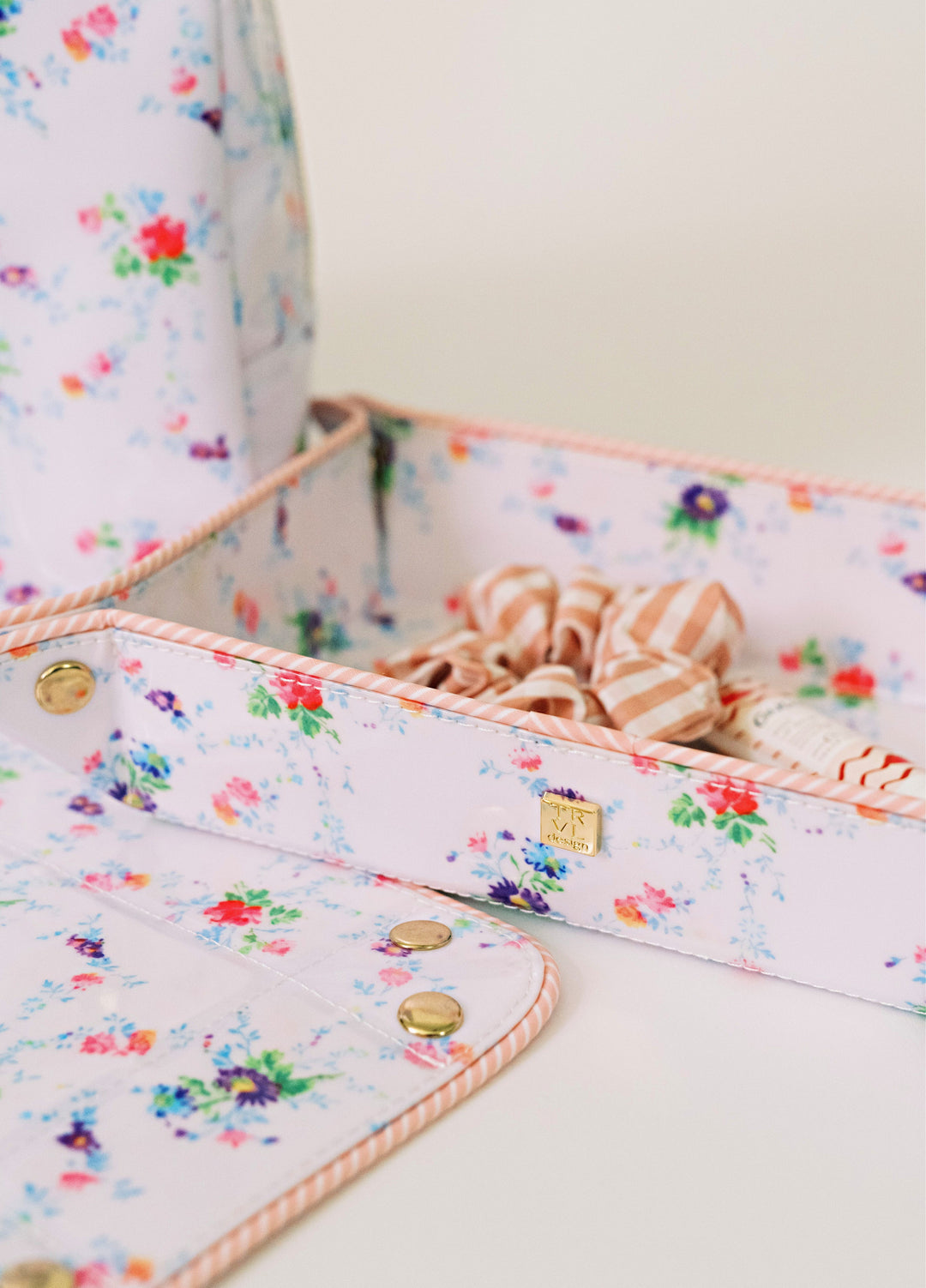 B & B Gloss Collection