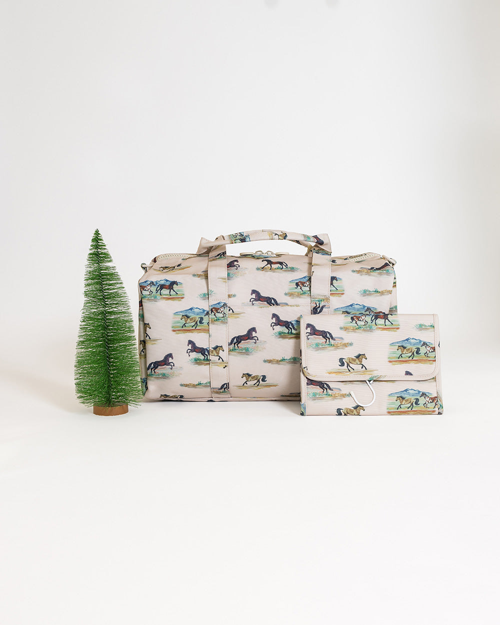 Weekender Gift Set - Duffel And Hanging Bag Wild Horses