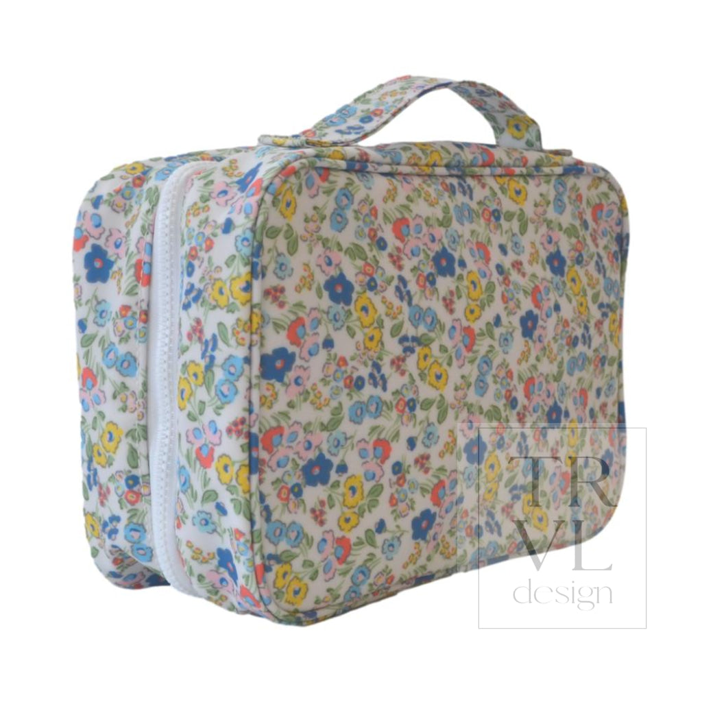 BUNDLE UP Hanging Toiletry Bag - POSIES