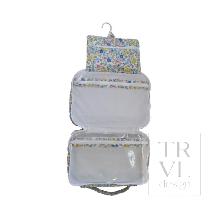 BUNDLE UP Hanging Toiletry Bag - POSIES