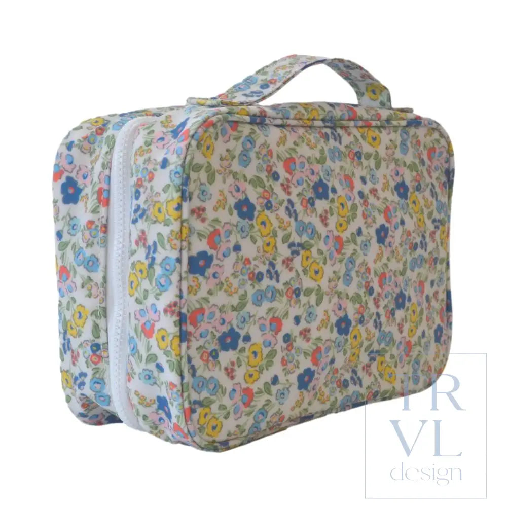 Hanging Toiletry Bag - Bundle Up - Posies - Cosmetic & Toiletry Bags